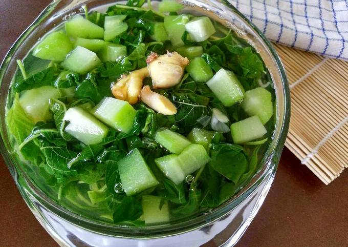 Resep Sayur Bening Bayam Labu oleh Intan Nastiti - Cookpad