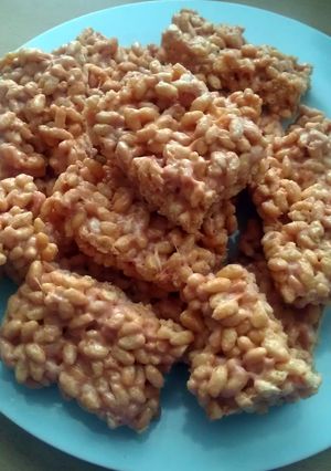 A picture of Vickys Pumpkin Spiced Rice Krispie Treats, GF DF EF SF NF.