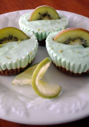 A picture of Frozen Lime Tarts with Kiwi.