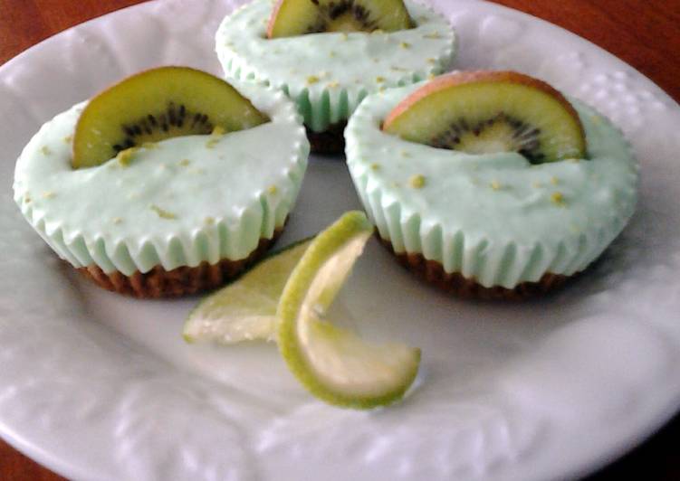 Simple Way to Make Quick Frozen Lime Tarts with Kiwi