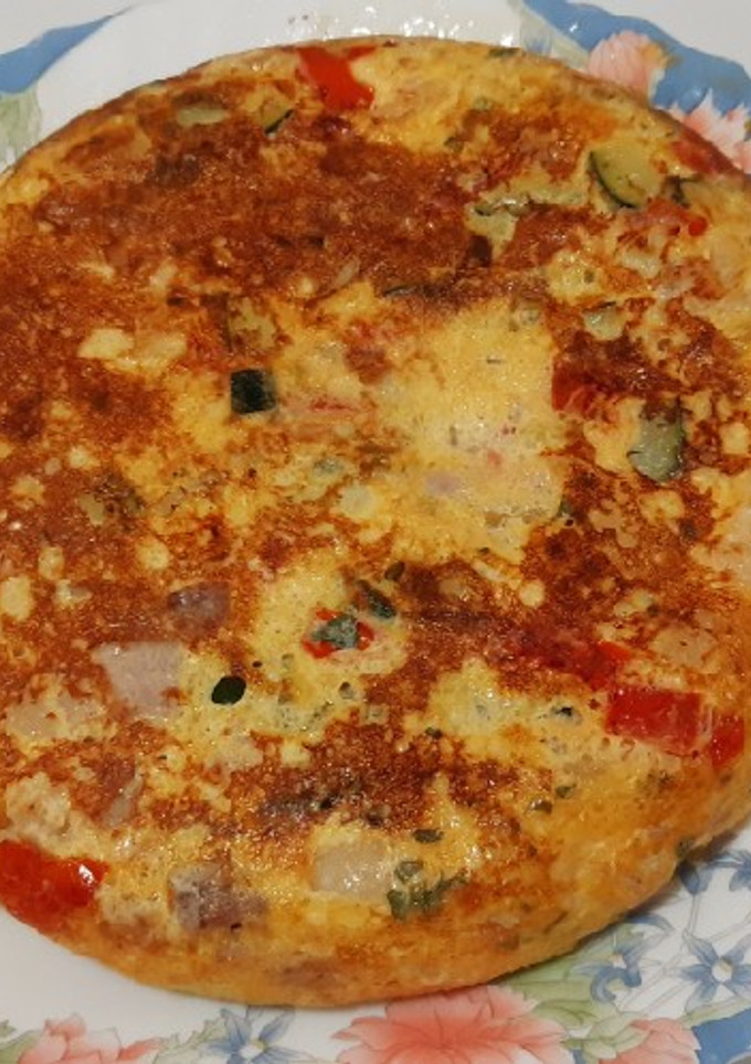 Una foto de Tortilla de atún en escabeche y verduras