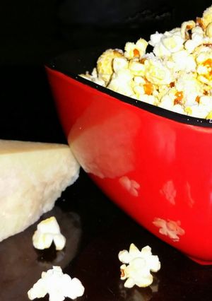A picture of Mike's Garlic Parmesan Popcorn.