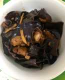 Gà kho nấm mèo