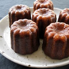 A picture of Canelés.