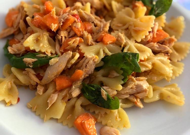 How to Prepare Veloce Farfalle al profumo di limone con sgombro