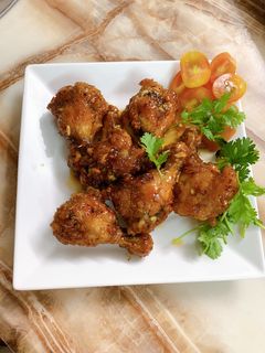 Hình của món Đùi gà chiên nước mắm.