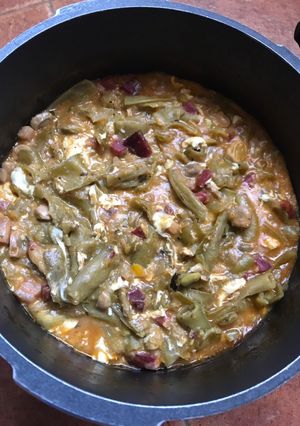Una foto de Canutos de habitas con tacos de jamón y huevo