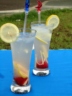 A picture of shocking ginger lemonade ice.