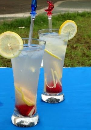 A picture of shocking ginger lemonade ice.