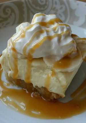 A picture of Vickys Banana Pudding Poke Cake, GF DF EF SF NF.