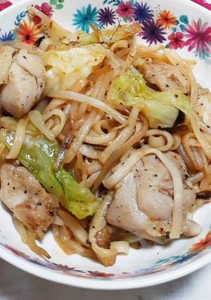 A picture of Zero-Carb Noodle Garlic Chicken Yaki Udon.