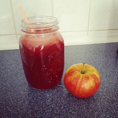 A picture of Fast easy & cheap detox juice.