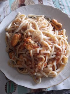 Una foto de Tallarines con mejillones a la italiana