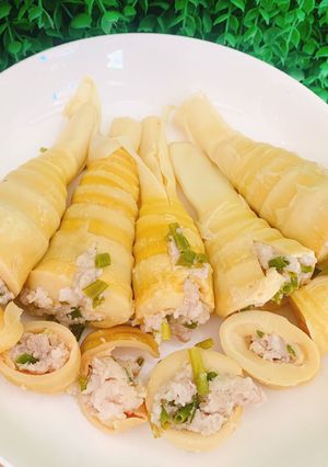 Hình của món Măng nứa nhồi thịt.