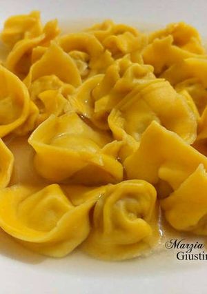 Une photo de 🇮🇹 ️ Emiliani tortellini (recette de famille)