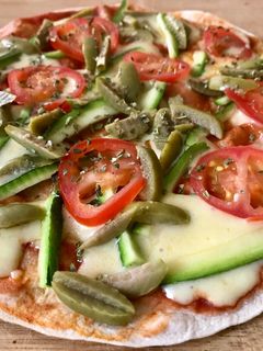 Una foto de Pizza al sartén en masa de tortilla (burrera)