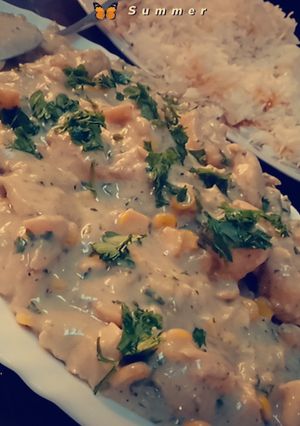 صورة لوصفة صدور الدجاج بالخضار والكريمه مع الأرز
