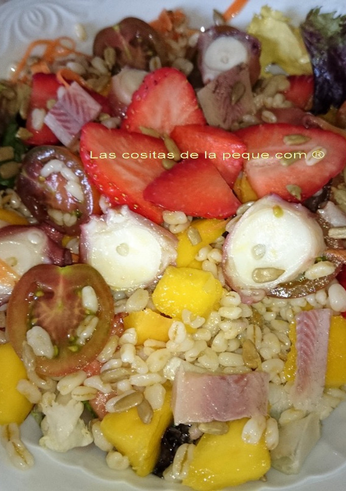 Una foto de Ensalada libanesa(Tabule) con pescado