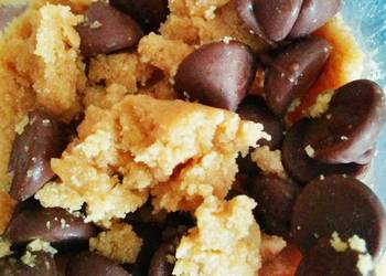 How to Prepare Delicious Healthy Peanut Butter Chocolate Chip Cookie Dough