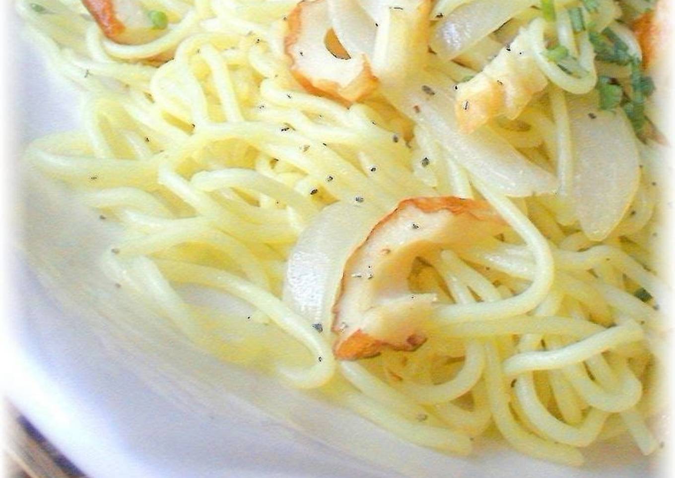 Salt-Flavored Yakisoba Noodles with Crispy Onion and Chikuwa Fish Sticks