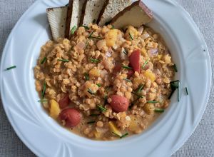 Foto di Dahl di Lenticchie Rosse con Tofu Marinato in 20'