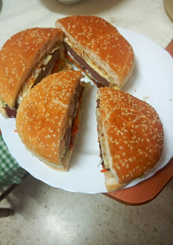 Una foto de Hamburguesa de ternera completa