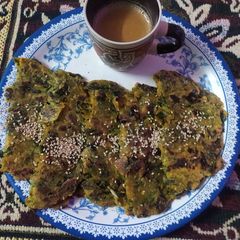 A picture of Methi bhaji thepla.