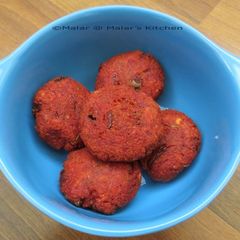 A picture of Beetroot Vadai ~ Guest post from Malar's kitchen.