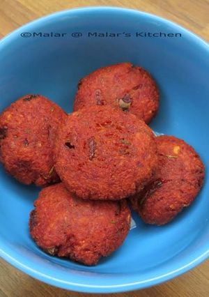 A picture of Beetroot Vadai ~ Guest post from Malar's kitchen.