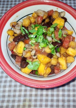 A picture of Mix Chaat.