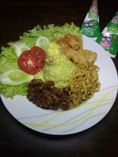 Foto resep Nasi Kuning Dan Orek Tempe