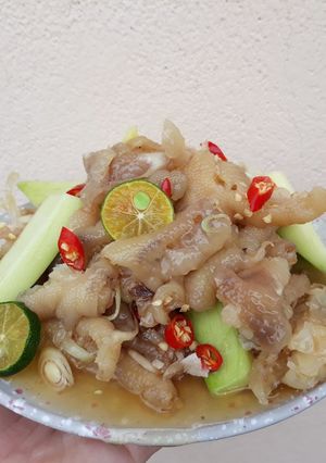 Hình của món Chân gà ngâm sốt Thái.