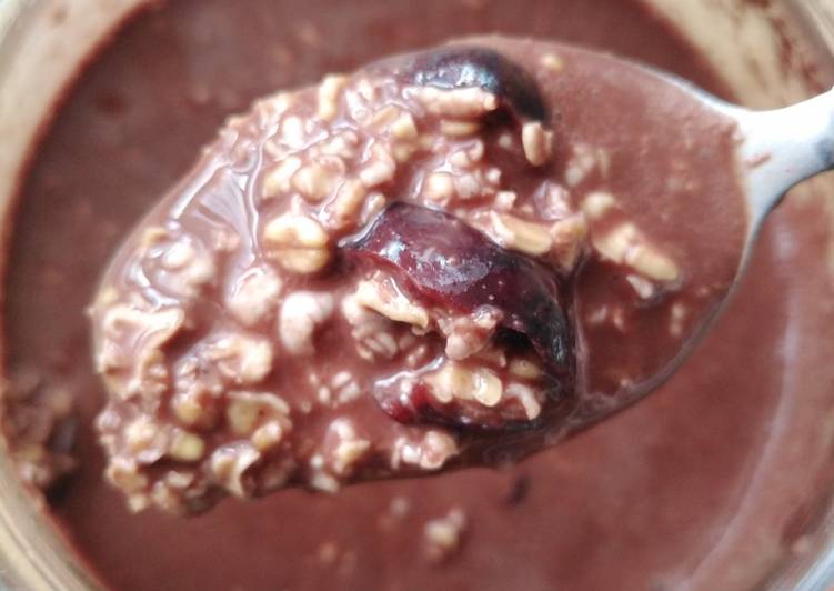 Recipe of Ultimate Vickys Cherry & Chocolate Overnight Oats, GF DF EF SF NF