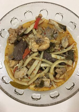 รูปของ “แกงไก่หน่อไม้เส้น”