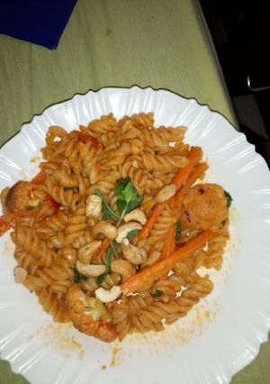 A picture of Red pepper cashew pasta #vegancontest.