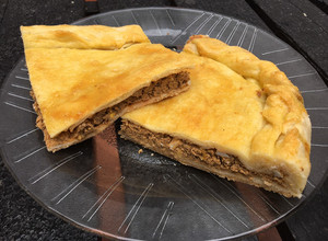 Una foto de TORTA DE ATÚN 🐟 con masa casera