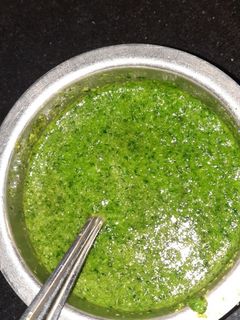લીલી ચટણી(Green Chutney Recipe in Gujarati) રેસીપી મુખ્ય ફોટો