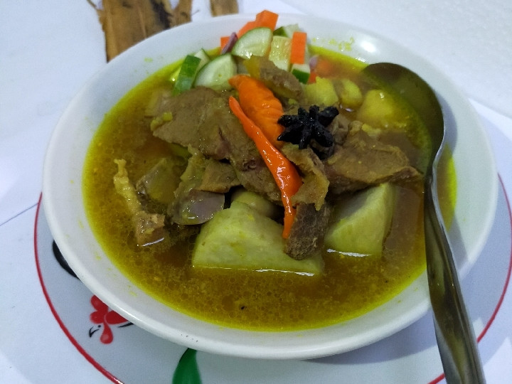 Bagaimana Membuat Lontong Tengkleng Rica Kambing Anti Gagal