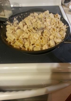 A picture of Bacon, Mushroom & Chicken Pasta.