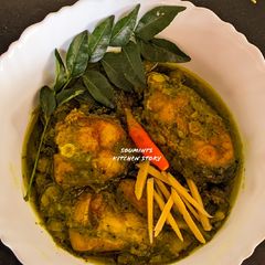 A picture of Curry Leaf Fish Curry.