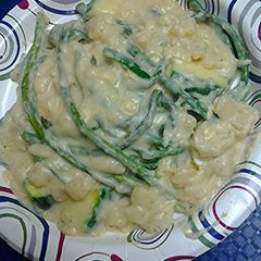 A picture of Some creamed vegetables.