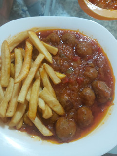 Una foto de Albóndigas en salsa de tomate