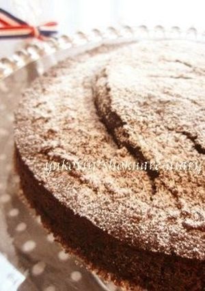 A picture of Rice Flour Cocoa Cake for Valentine's Day.
