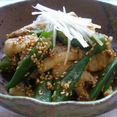 A picture of Spicy Sesame Shabu Shabu Pork and Okra.
