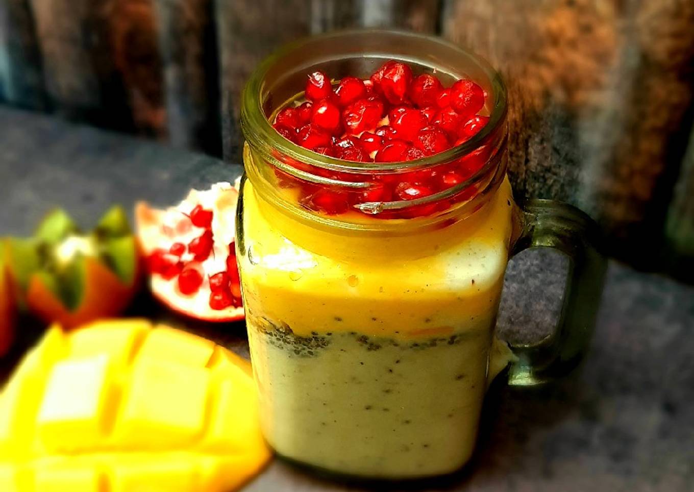 Kiwi,mango smoothie