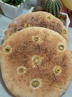 صورة لوصفة خبز الزيتون والاعشاب
