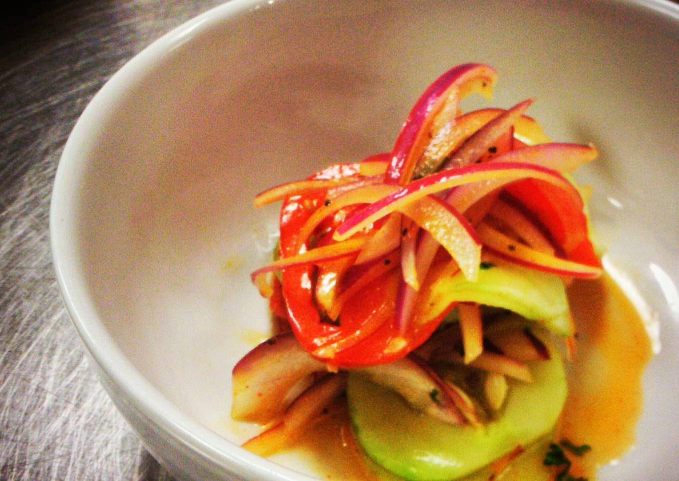 Chopped pumpkins, tomatoes and onions at Hausdressing.ti