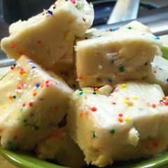 A picture of White Cake Batter Fudge.