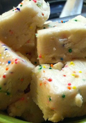 A picture of White Cake Batter Fudge.