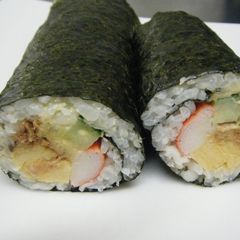 A picture of Futomaki! For Ehoumaki: Delicious Salad Sushi Rolls.